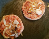 Foto del paso 4 de la receta: Hamburguesa de tomate con pollo