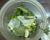 A picture of step 2 of Pudina chutney.
