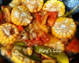 A picture of step 2 of Sweet and Spicy Squid, Shrimp, and Corn.
