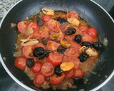Foto del paso 3 de la receta: Espaguetis con mejillones en conserva a la Napolitana a mi manera