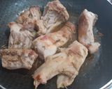 Foto del passaggio 2 della ricetta Coniglio con marsala, limone e aromi