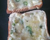 A picture of step 4 of Chilli cheese toast.