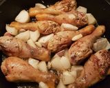 Foto del paso 3 de la receta Muslos de pollo con ciruelas pasas