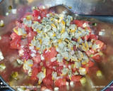Foto del paso 4 de la receta: Carpaccio de galera, con tartar de tomate y cosas😂😂😂
