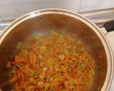 Foto del paso 3 de la receta: Espinacas con pasas y piñones