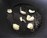 รูปขั้นตอนการทำที่ 2 ของ ฟักทองผัดไข่ #อาหารไทยง่ายๆ