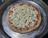चीज़ बर्स्ट आटा पिज़्ज़ा (Cheese Burst Atta Pizza recipe in Hindi) रेसिपी चरण 13 फोटो