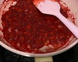 Foto langkah ke 3 dari resep Korean Strawberry Milk.