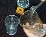 A picture of step 4 of Apple Milkshake.