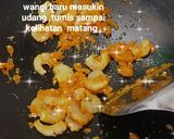 Foto langkah ke 3 dari resep Labu air tumis bumbu ebi udang.
