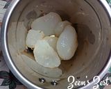 A picture of step 2 of Ice Apple Juice.
