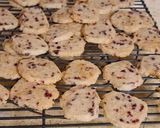 Foto del paso 3 de la receta: Galletas de naranja y arándanos secos
