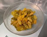 Une image de l'étape 1 de Far aux raisins secs et vanille.