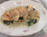 Foto del passaggio 8 della ricetta Involtini di pollo con spinaci e formaggio filante con cremina a modo mio