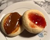 Foto del paso 6 de la receta: Ojitos de dulce de leche y mermelada de frutilla 🤩
