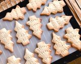 Hình bước làm 4 của món 💚 Bánh Quy Giáng Sinh Hình Cây Thông Noel 🎄