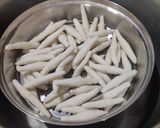 A picture of step 2 of Steamed rice cigars (Fara).