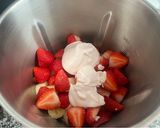 Foto del paso 1 de la receta: Helado de plátano y fresas
