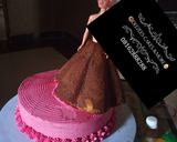 A picture of step 2 of Princess castle cake.