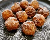 Foto del paso 7 de la receta: Bolitas de manzana rebozadas con helado de cookies