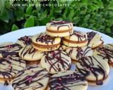 Foto del paso 8 de la receta: Alfajores sablee (bañados en chocolate, c/ crocante de maní)