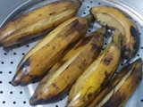 Jajan pasar pisang kukus / pisang rebus