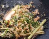 Foto langkah ke 3 dari resep Nasi Daun Jeruk Kulit Ayam Crispy.