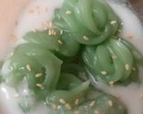 Foto langkah ke 6 dari resep Kanom Piak Poon (Thai Dessert).