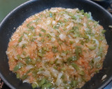Foto del paso 4 de la receta: Bacalao a la marinera con langostinos y almejas