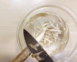 A picture of step 5 of Tonjiru (Pork miso soup).