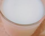 A picture of step 2 of Banana Apple choco shake.