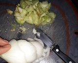 Foto del paso 4 de la receta: Guisado de nopalitos en chile cascabel
