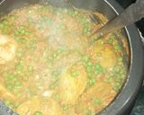 A picture of step 9 of Peas and potato curry.