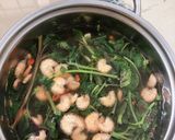Hình bước làm 2 của món Canh tôm rau zền