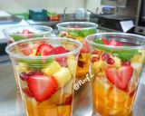 Foto langkah ke 5 dari resep Mix Fruit Cocktail.