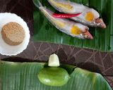 A picture of step 1 of Gondhoraj Pabda Paturi/ Kafir lime fish paturi.