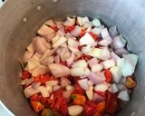 Une image de l'étape 4 de Sauce extra forte aux deux piments,oignons,tomates,gingembre et aromates.