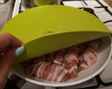 Baconbe tekert csirkehús recept fázis 1 fotója