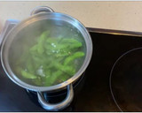 Foto del paso 1 de la receta: Pámpano, edamame y espárragos verdes