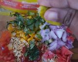 A picture of step 4 of Spicy Maggi Muffin Bhel.