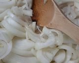 Foto del paso 1 de la receta: Canastitas de cebolla y 3 quesos