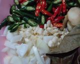 Foto langkah ke 2 dari resep Tumis Pare Ikan Teri.