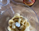 Une image de l'étape 1 de Biscuits vegans banane, coco et sésame.