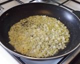 Foto del paso 1 de la receta Risotto de pollo al azafrán