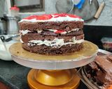 चॉकलेट केक स्ट्राबेरी के साथ (Chocolate cake with strawberry recipe in hindi) रेसिपी चरण 13 फोटो