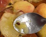 Foto del paso 6 de la receta: Lomo al ajillo con salsa de quesos y manzana asada, para cena-exprés