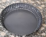 Foto del paso 3 de la receta: Quiche de Champiñones, cebolla de verdeo, panceta y jamón