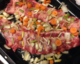Foto del paso 1 de la receta: Costillar al horno 🐷con verduritas del huerto