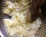 Foto langkah ke 2 dari resep Baked Mashed Potato.