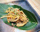 Hình bước làm 4 của món Nấm bào ngư cuốn lá sung
